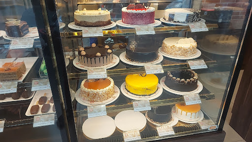 Cake Hut Chullickal
