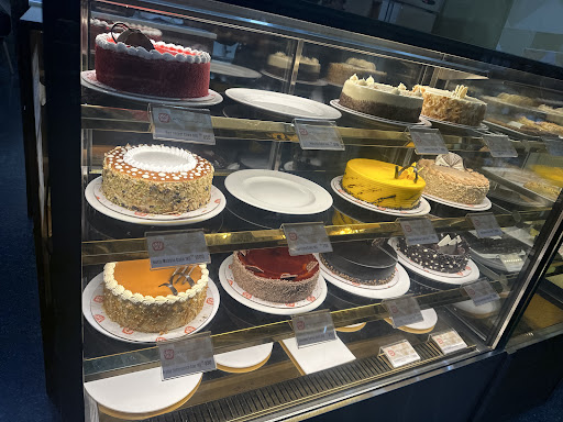 Cake Hut thoppumpadi