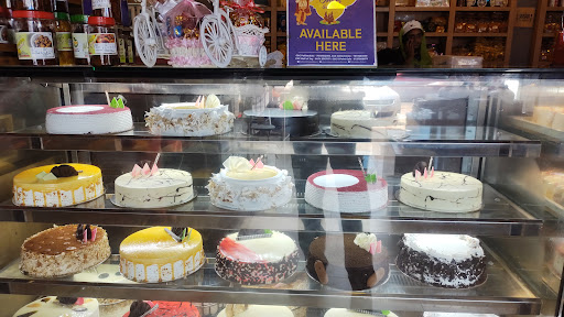 Cakes and Cakes - Pallimukku