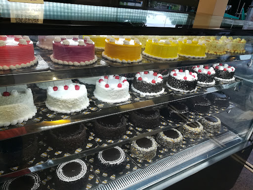 THE CAKE ROOM