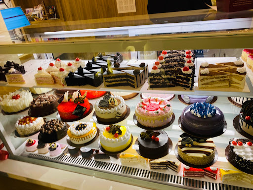 7th Heaven Cakes and Desserts Kalidasa road Mysore