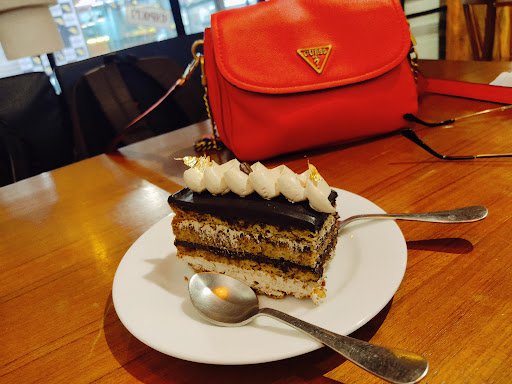 Bake Walk- cafe and patisserie