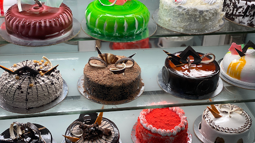 MOJZA Moments With Cakes