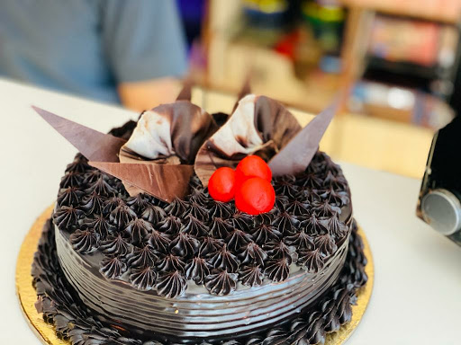 'Holiday' The Pastry Shop