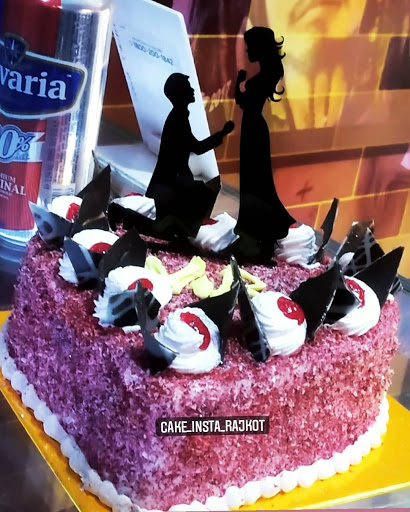 Zeeya live cake studio