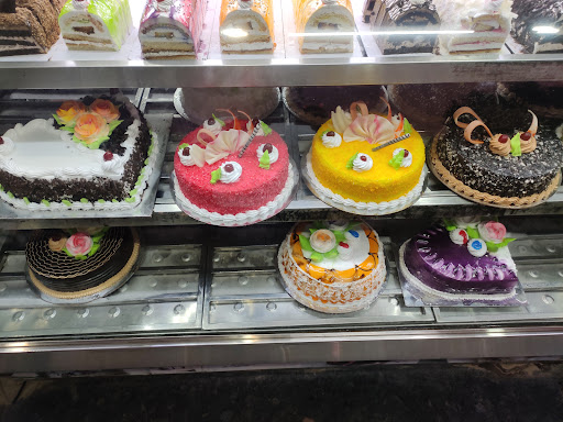 RED SQUARE CAKE SHOP