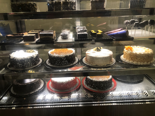 LE TORTA THE CAKE MAKER