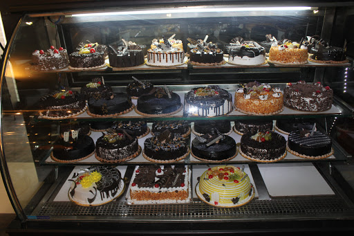 Loyans Bakery & Confectionery