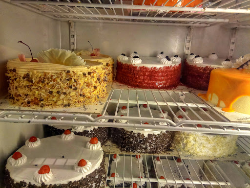 Topnotch Bakers, Chandranagar