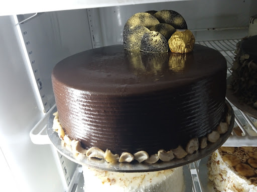 La Abella Cakes & cafe ( Italian restaurant)
