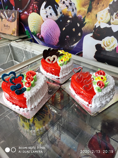 Sweet and little bakery