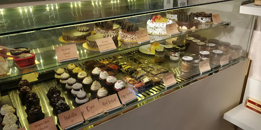 Demould Bakery| Best Cakes & Hampers in West Delhi